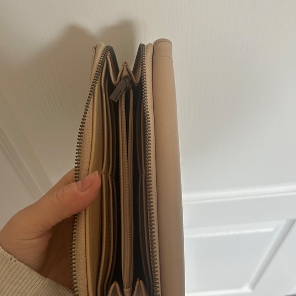 Matt Nat MION wristlet wallet - Picture 2 of 3